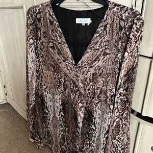 NWOT women Calvin Klein fabulous chiffon sheer nice snake pattern
